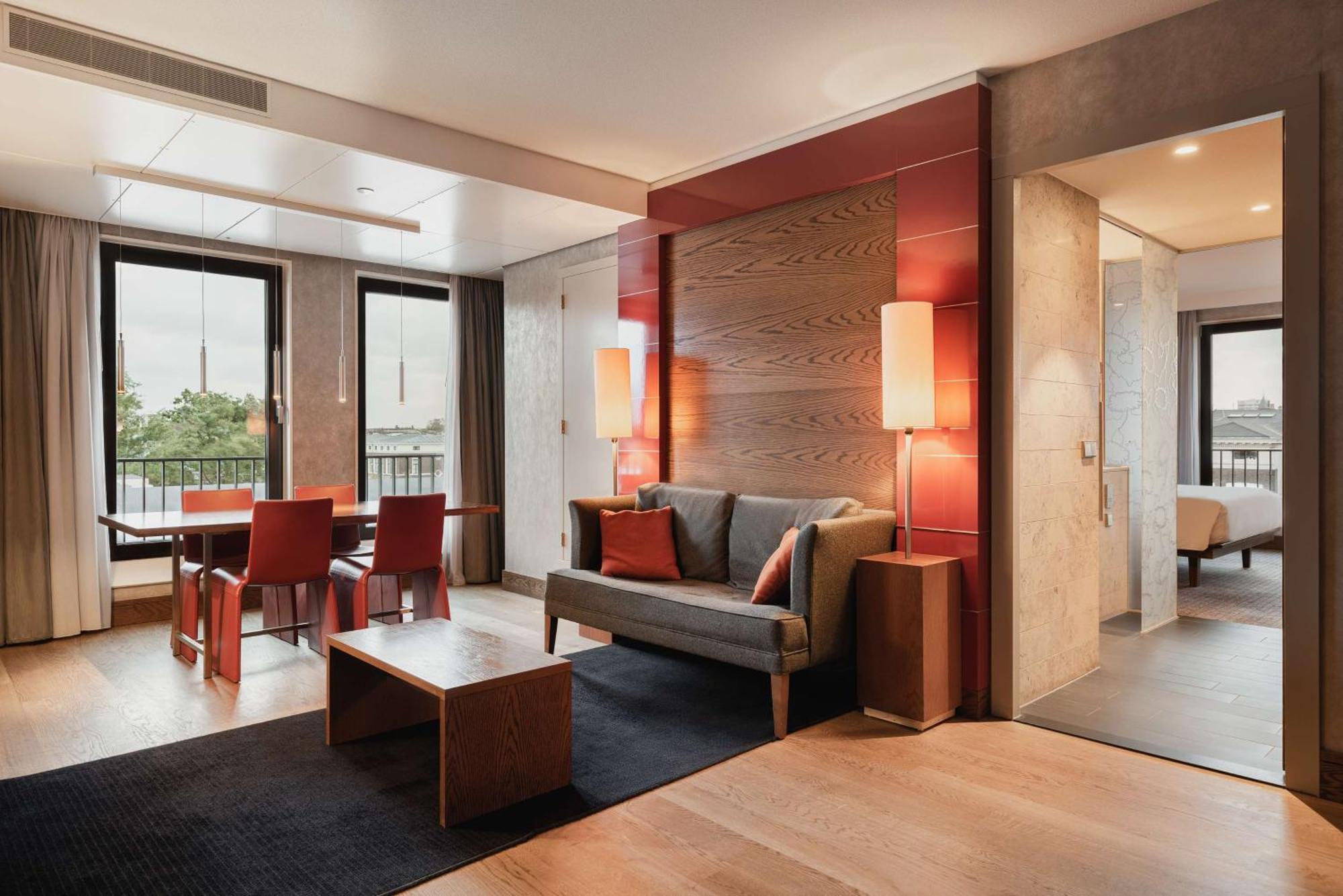 One-Bedroom King Suite Lounge Access